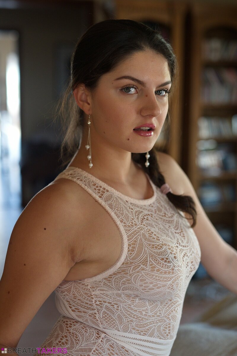 Фаина, 20 лет, 2 размер груди